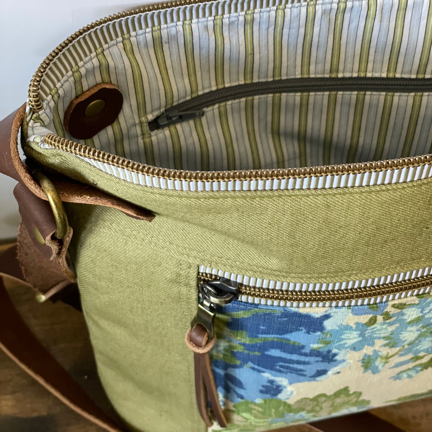 Vintage Floral Crossbody Bag