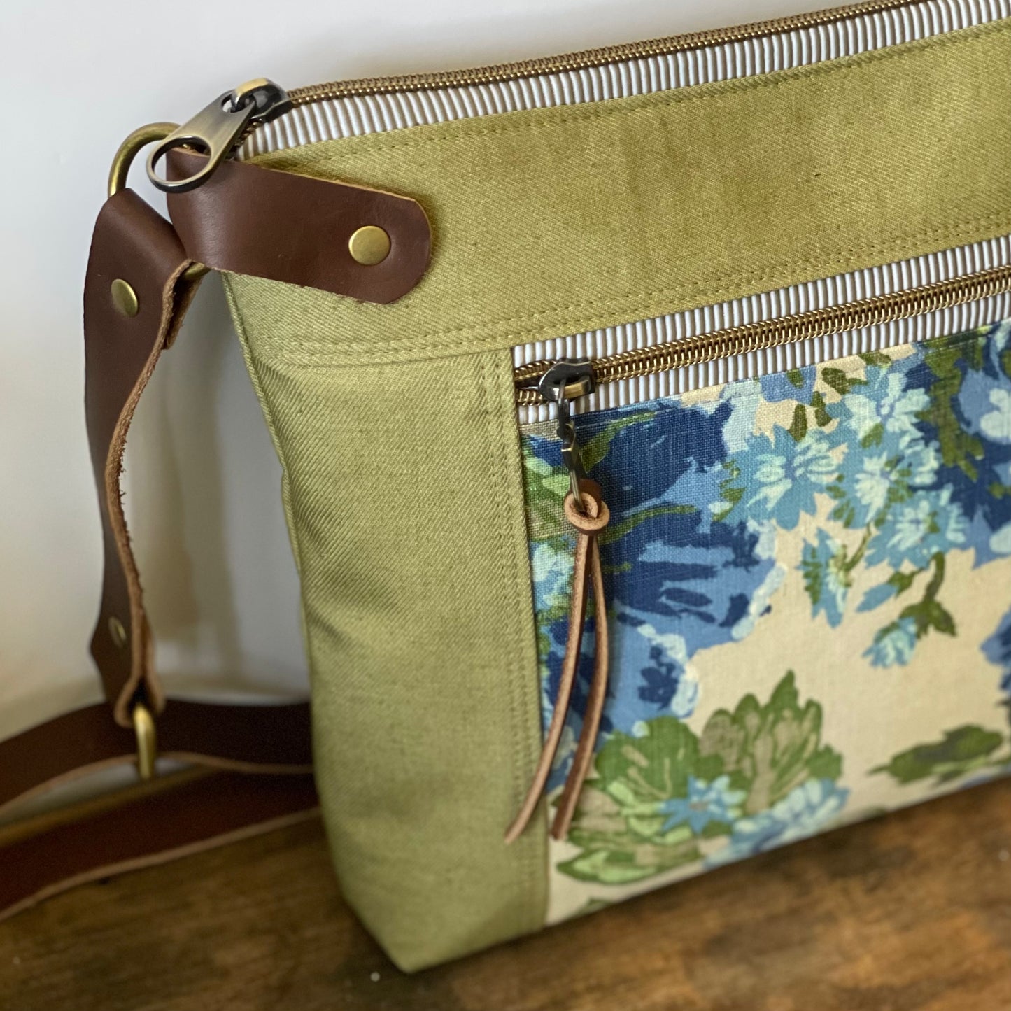 Vintage Floral Crossbody Bag