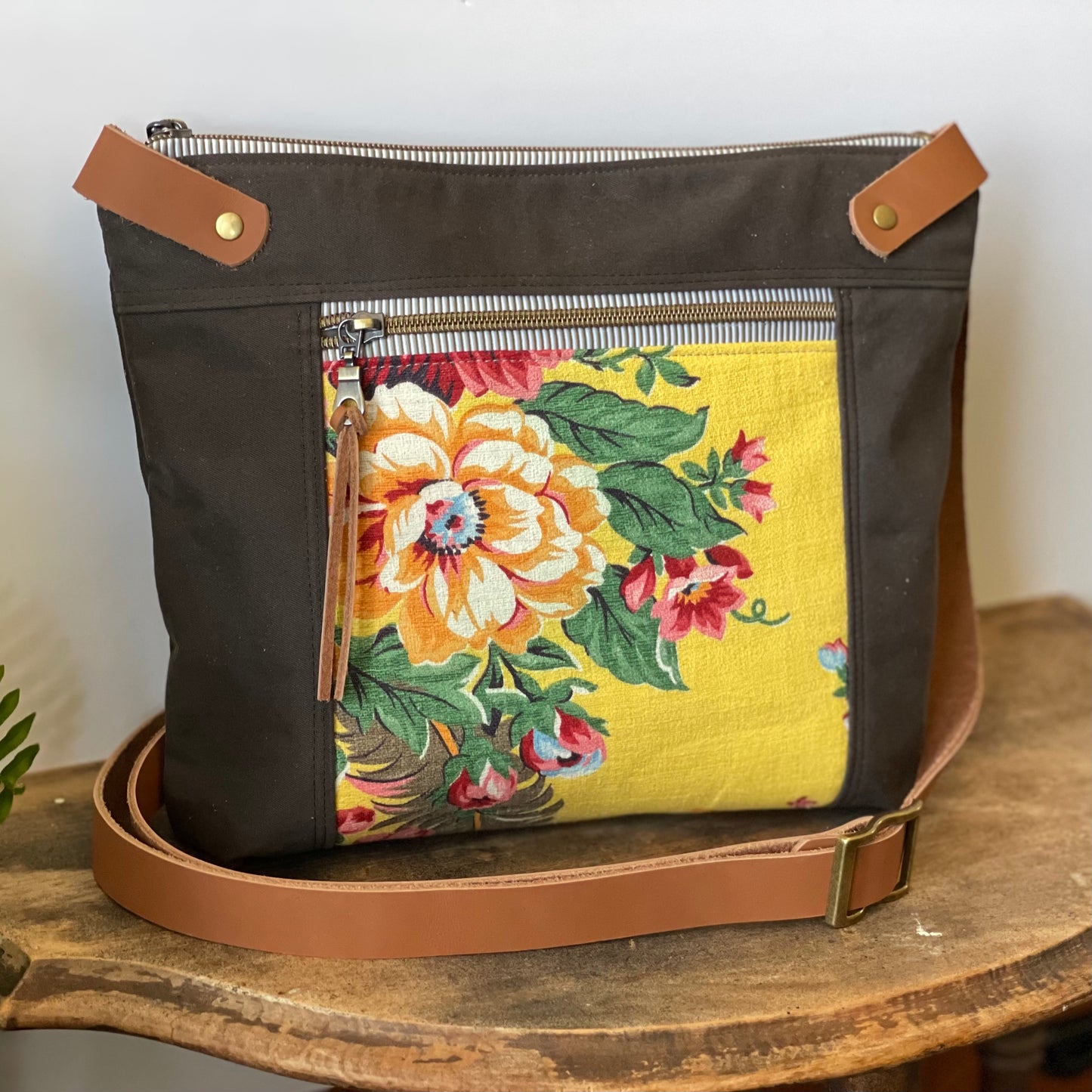 Vintage Floral Crossbody Bag