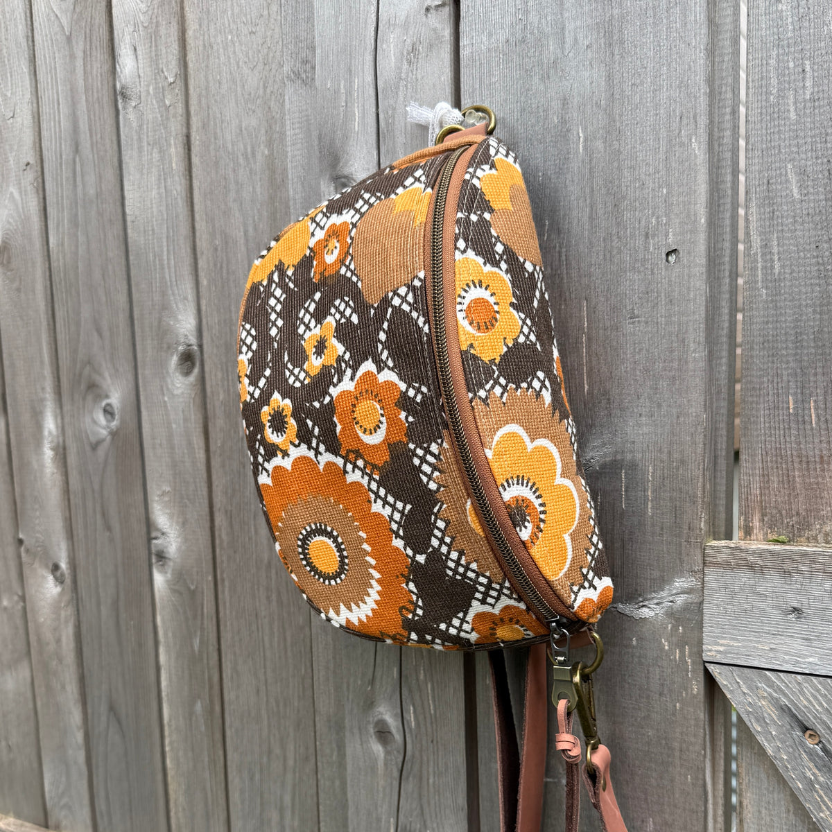 Harvest Honey, Sling Bag