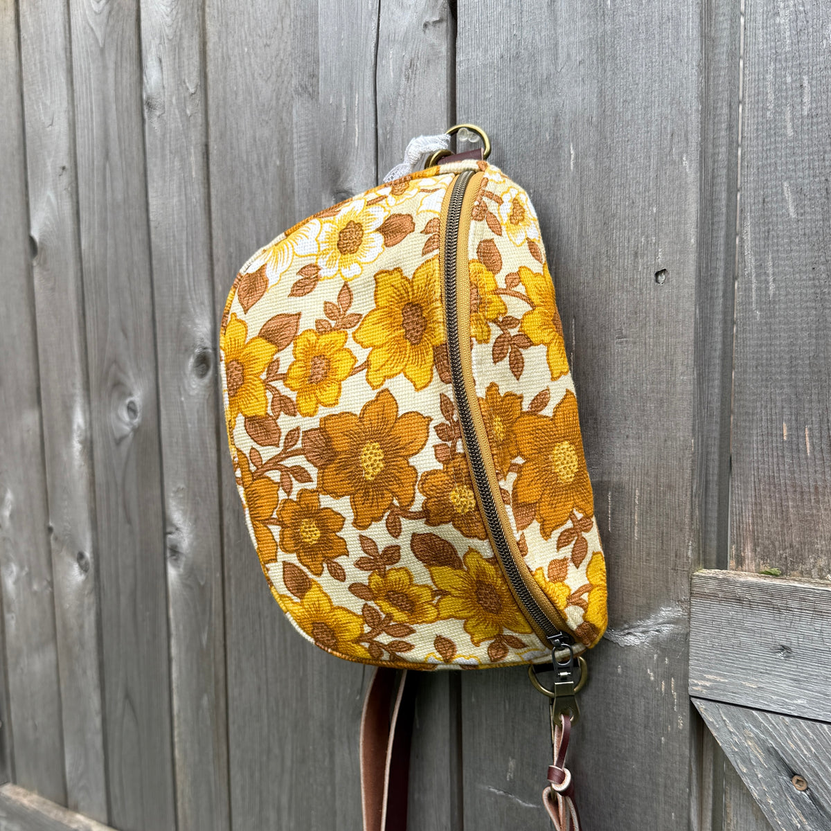 Grandma's Sunroom, Sling Bag