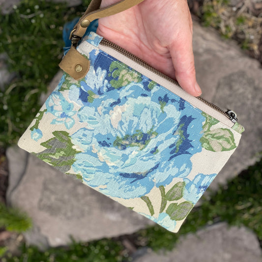 Vintage Blue Flower Zippered Pouch