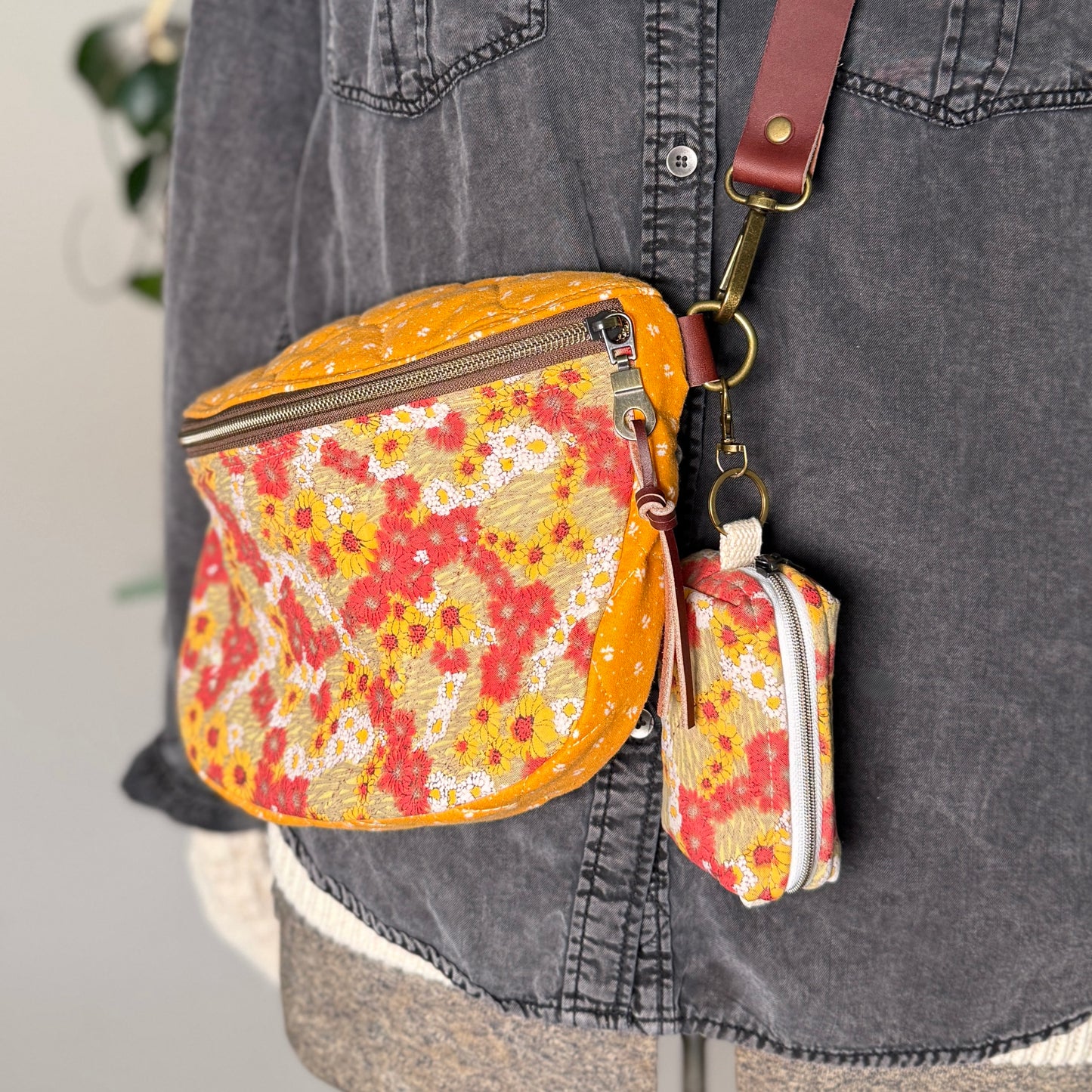Clip on Pouch - Sunflowers