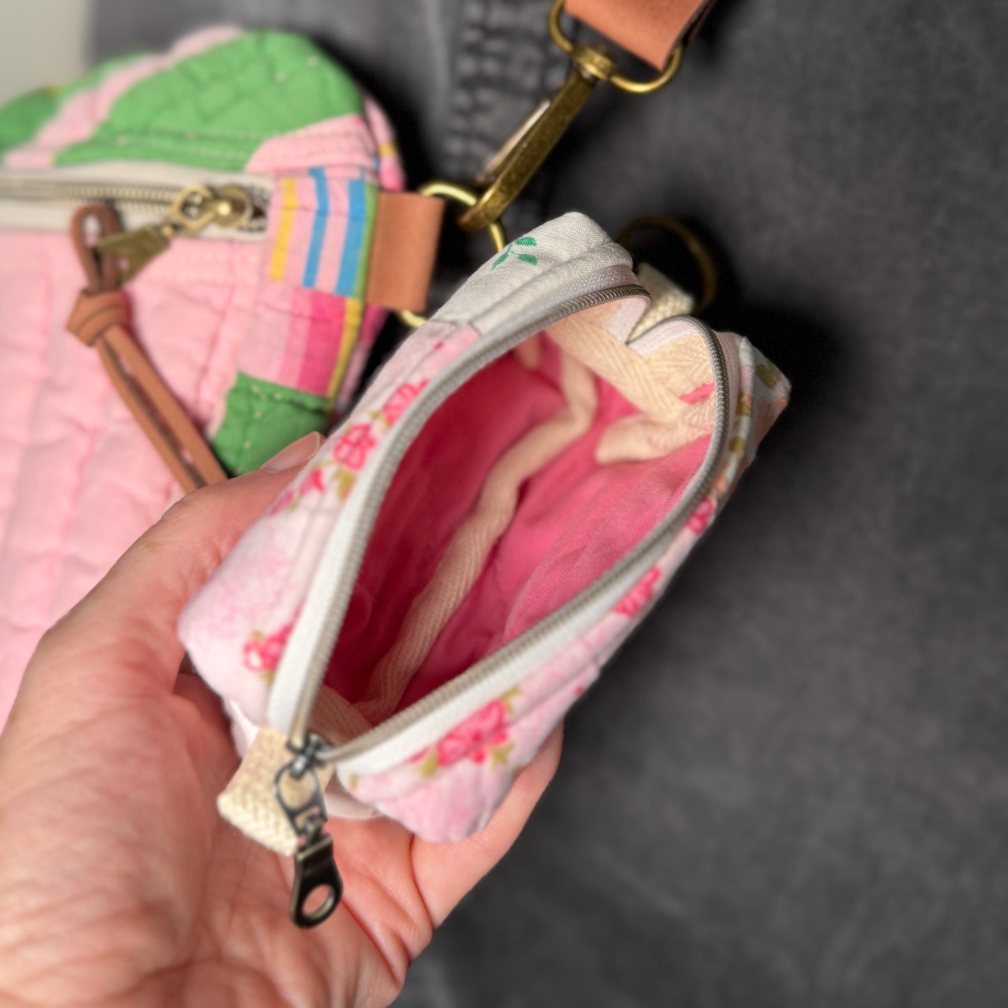 Clip on Pouch - Sweet Floral