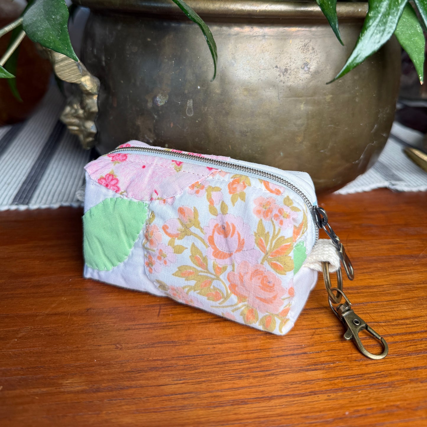 Clip on Pouch - Sweet Floral