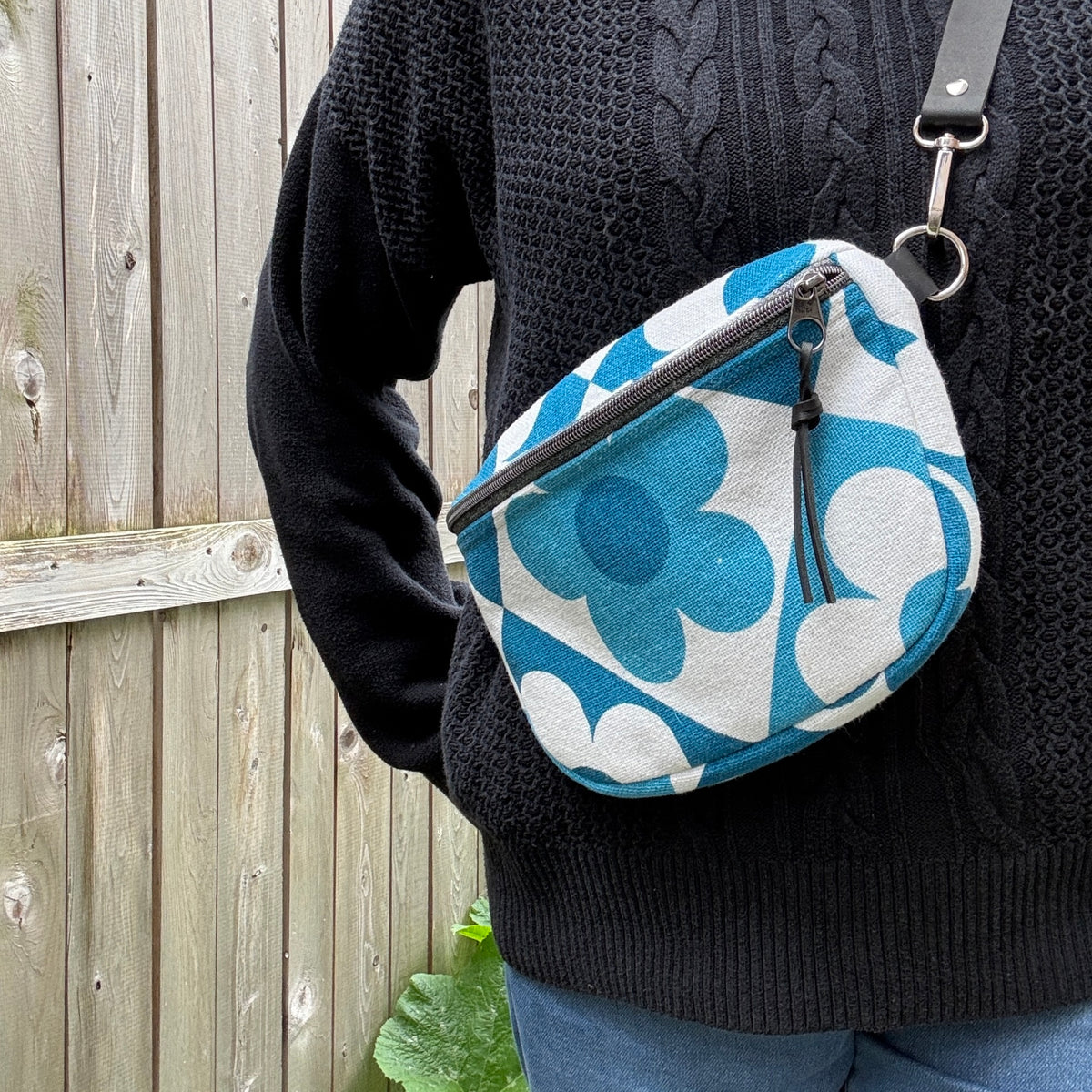 Cobalt Geo-Flora, Sling Bag