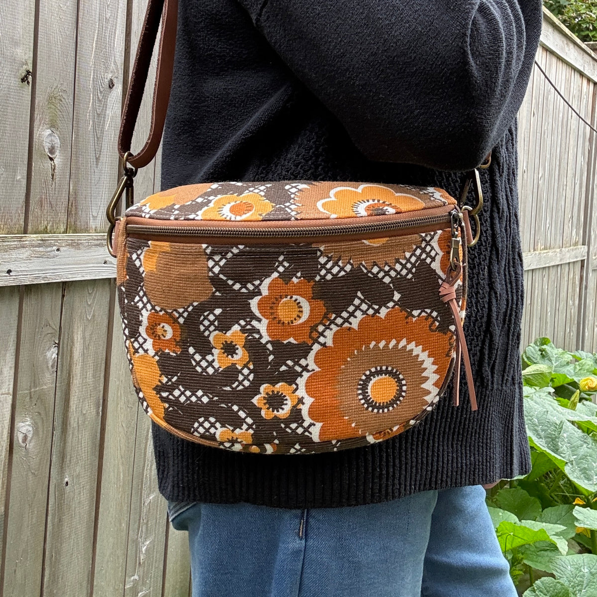 Harvest Honey, Sling Bag