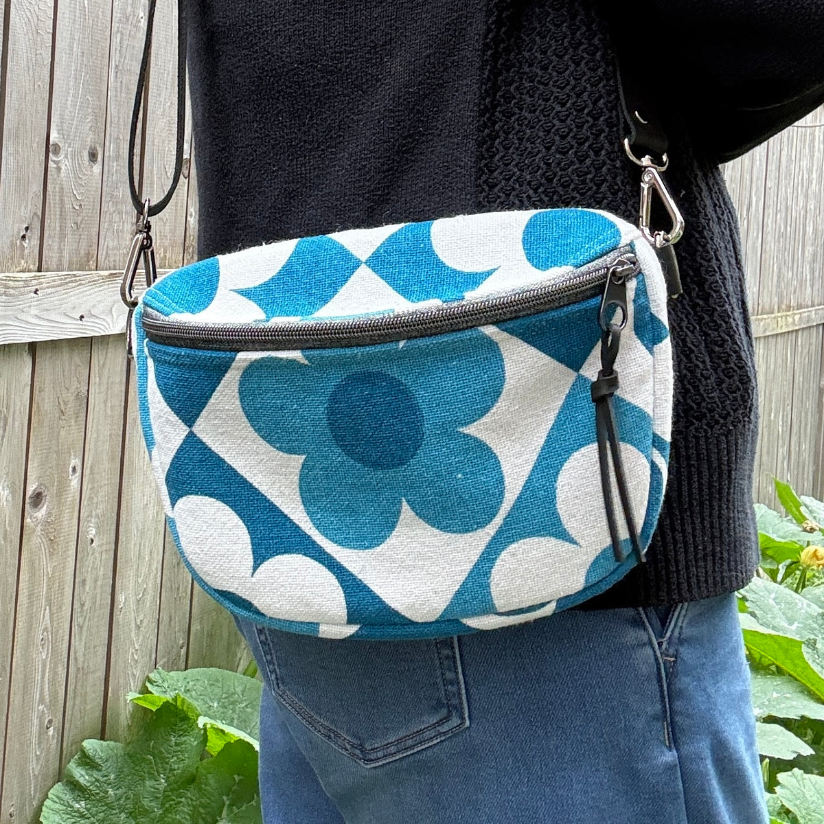 Cobalt Geo-Flora, Sling Bag