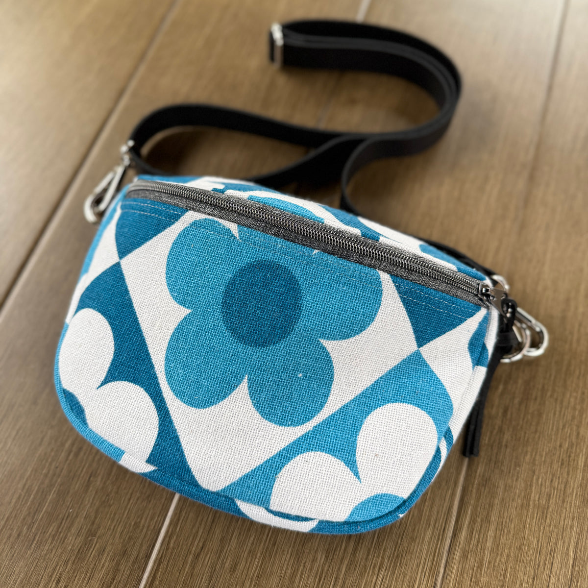 Cobalt Geo-Flora, Sling Bag