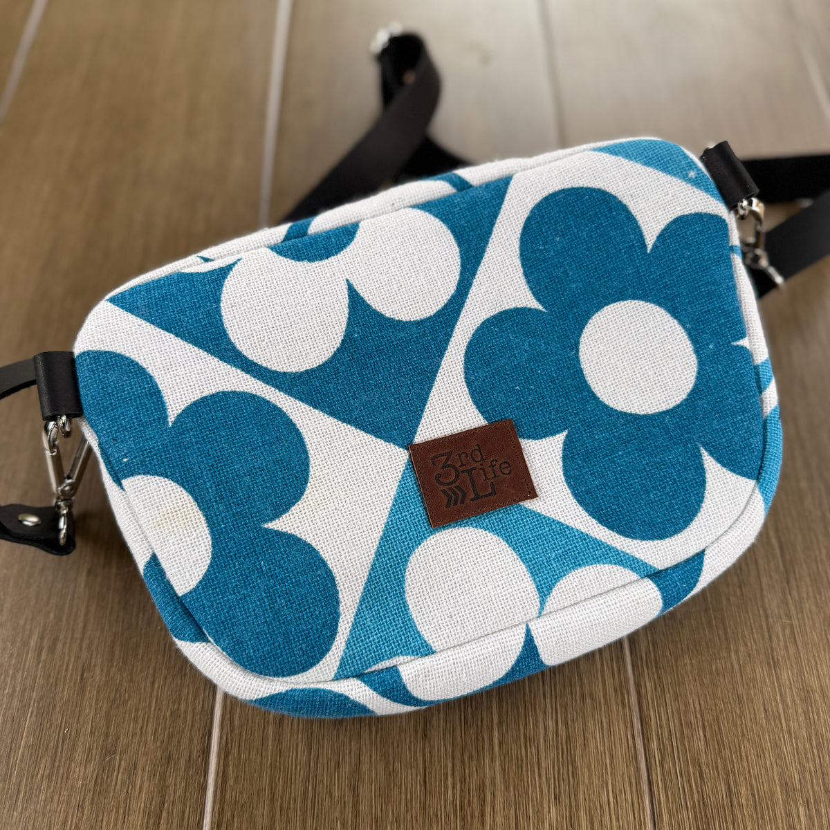 Cobalt Geo-Flora, Sling Bag