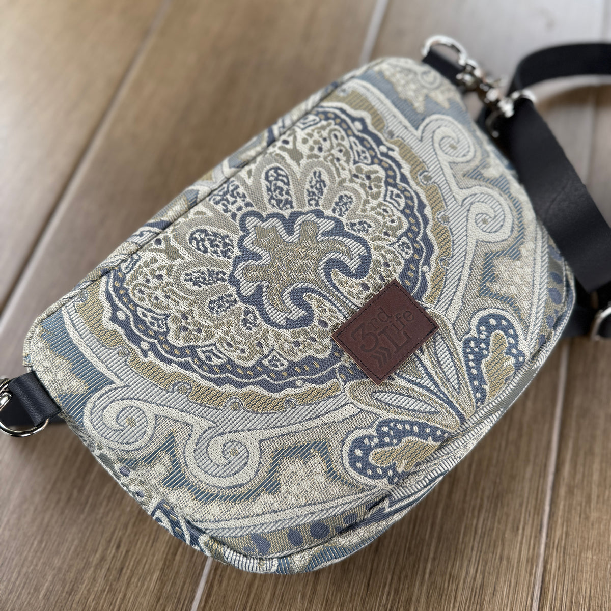 Smokey Brocade, Sling Bag