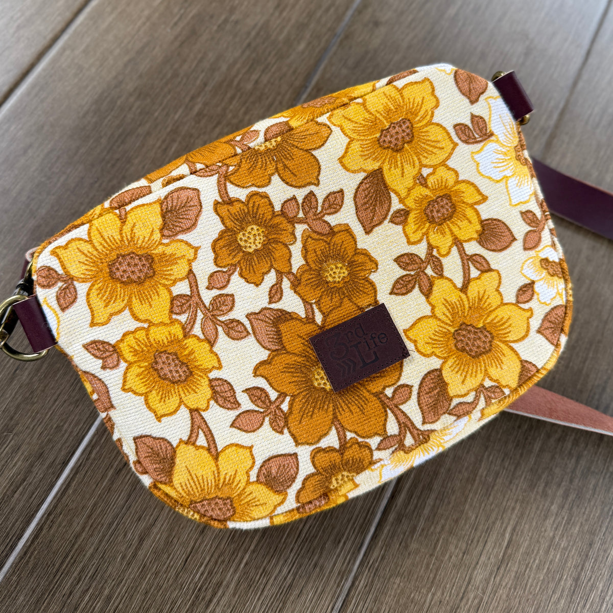 Grandma's Sunroom, Sling Bag