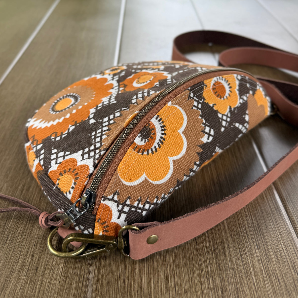 Harvest Honey, Sling Bag