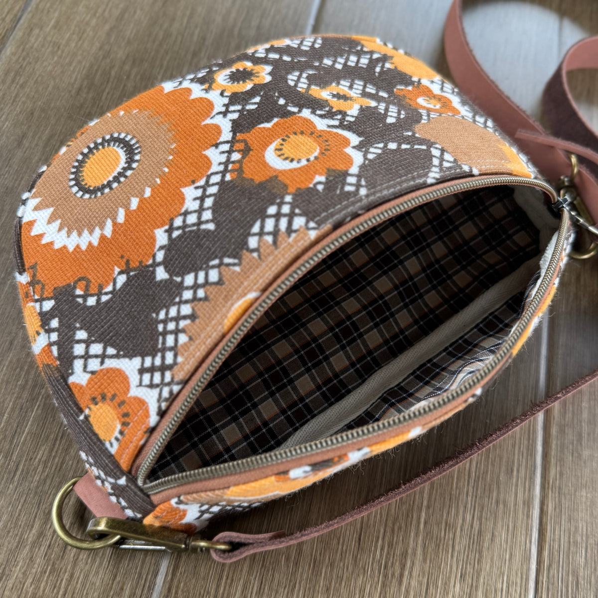 Harvest Honey, Sling Bag